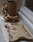 Plateau décoratif Ibiza en terres mêlées, nériage, grès chamottés crème et sable brun. Céramique artisanale façonnée à la main à Bordeaux. Vase décoratif Milos terres mêlées
