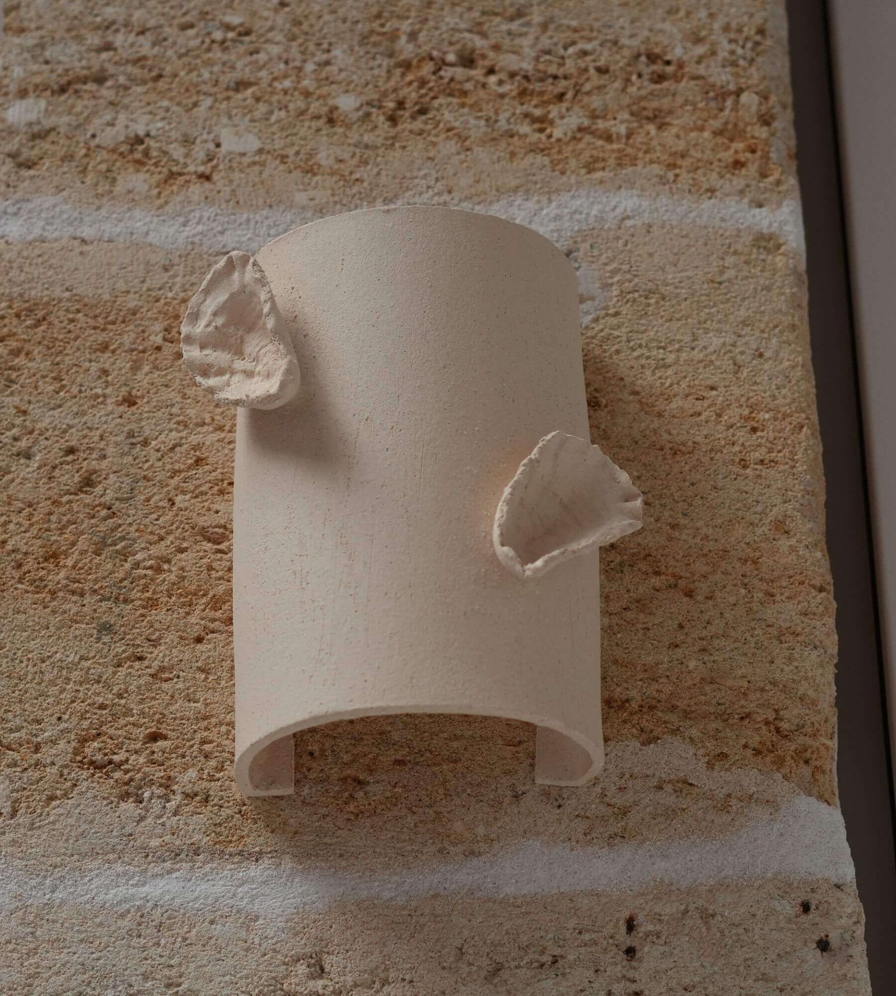 Applique murale MIMBEAU, empreintes huîtres, céramique artisanale, fabriquée à Bordeaux 