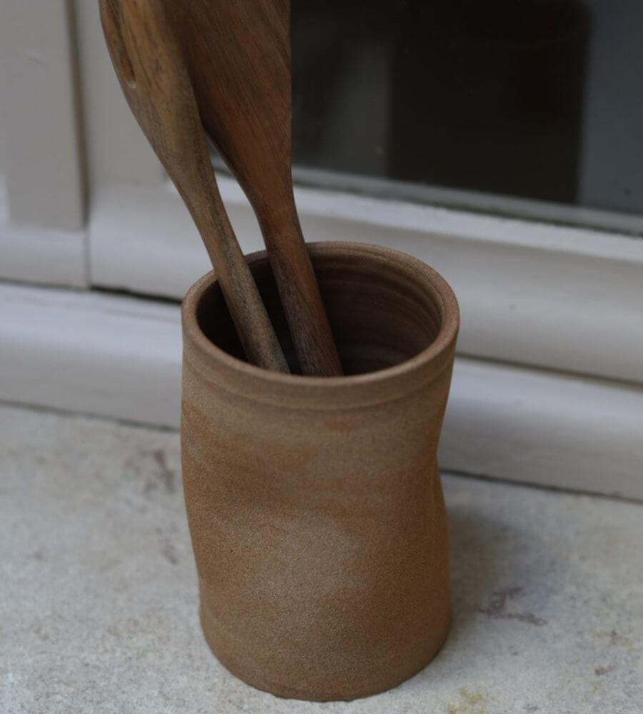 Pot à ustensiles Milan en grès sable brun, façonnage à la main céramique artisanale made in Bordeaux 