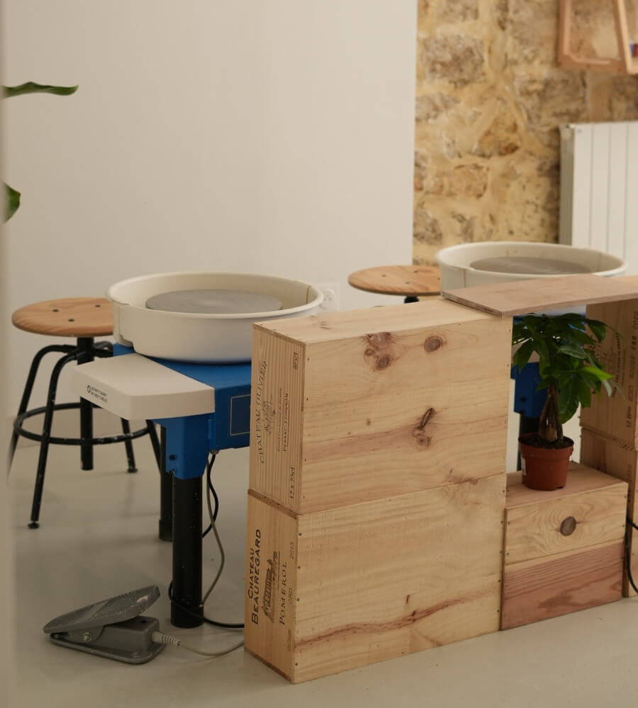 Tours potier, initiation céramique Bordeaux, atelier tournage 