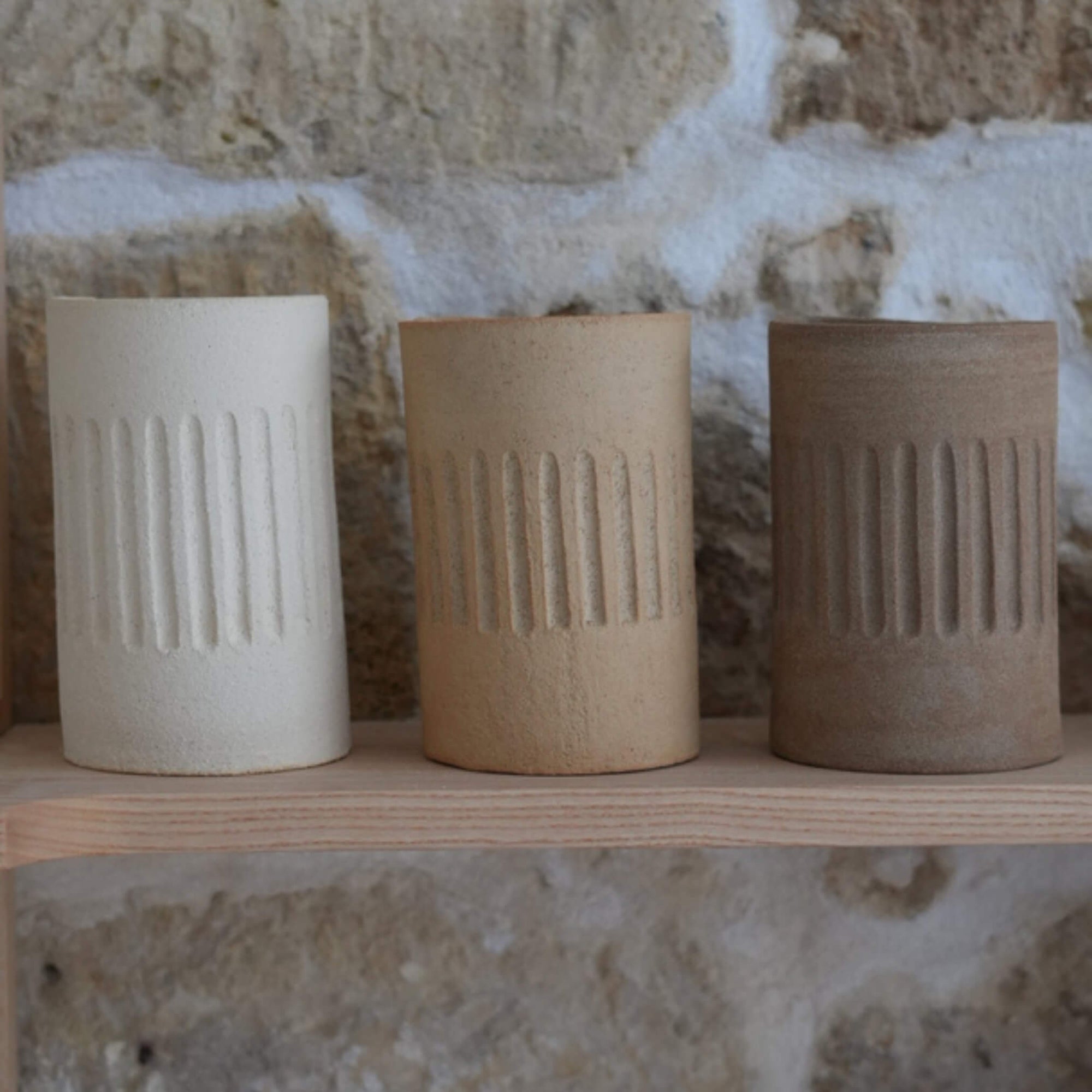 Trio appliques en grès, céramiques artisanales 