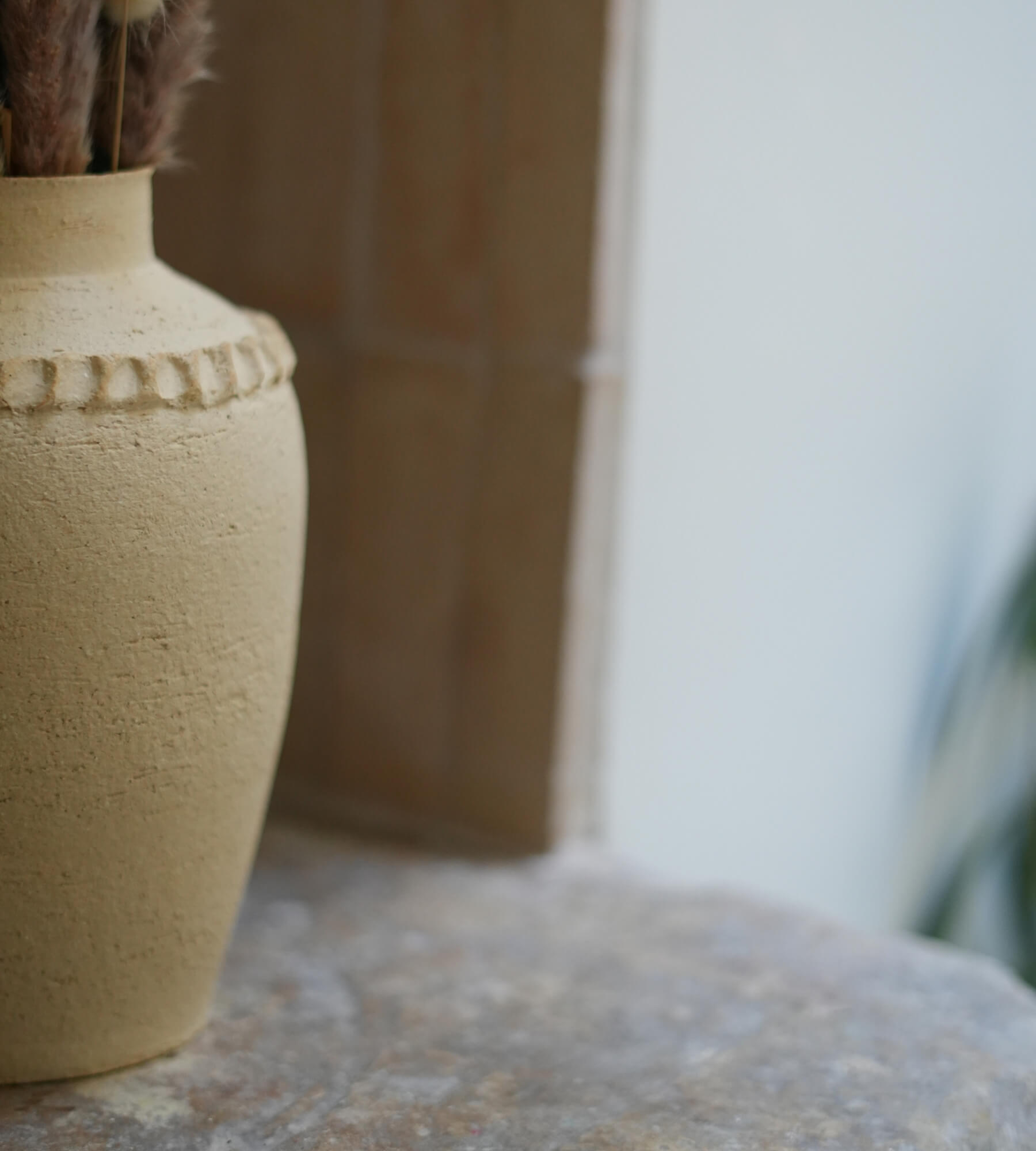 Zoom sur texture, vase DAHKLA grès chamotté
