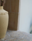 Zoom sur texture, vase DAHKLA grès chamotté